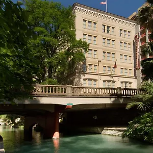 Drury & Riverwalk 3*