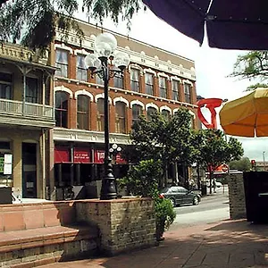 The Riverwalk Vista 2*