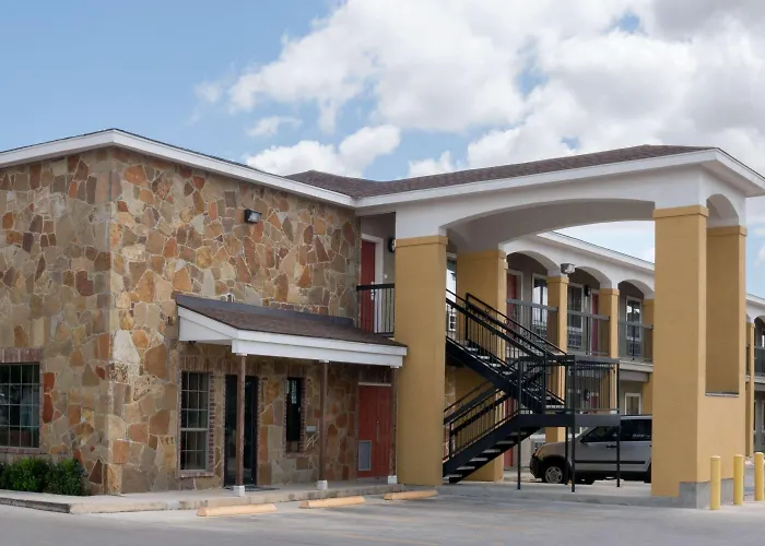 Super 8 By Wyndham San Antonio Near Fort Sam Houston photo