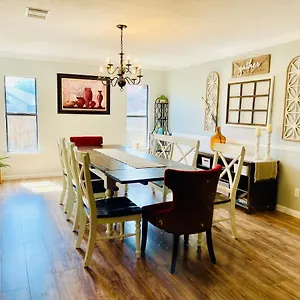 Lovely Spacious Near Randolph, Six Flags, Seaworld, Riverwalk And Lackland Holiday home San Antonio