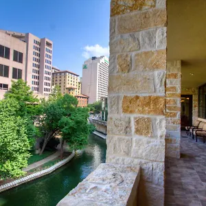 Embassy Riverwalk-downtown 4*