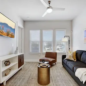 Flat 2br Downtown Riverfront Work From Wifi Pool Apartment