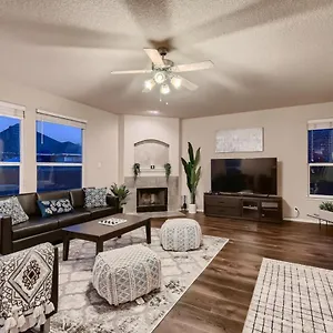 Lxry 4 Bedroom Near Attrns