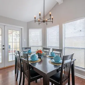 بيت للعطل Beautiful With Sunroom, Gameroom, Yard & Bbq