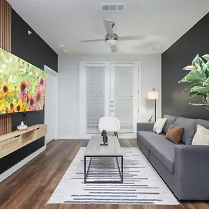 1br Escape W Pool,gym-near Rvrwalk,dome & Cnv Ctr Lägenhet *
