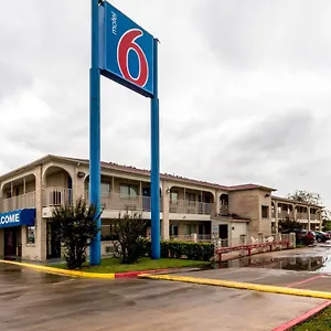Hotel 6 San Antonio, Tx - Frost Bank Center