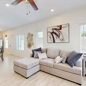 Casita Cattleman Square #103 Apartment *