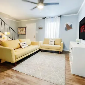 Holiday home Upscale Townhouse Heart Of Sa's Medical Center