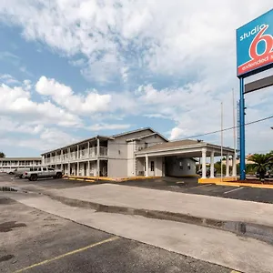 Hotel 6-san Antonio, Tx - Sam Houston Area 2*